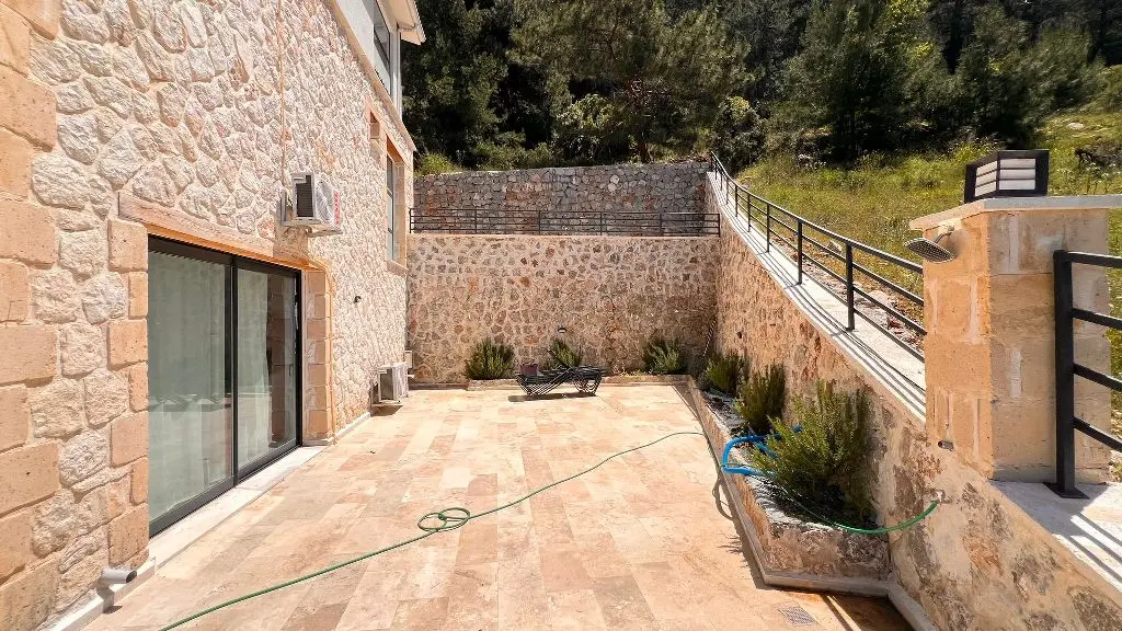 Home in Faralya